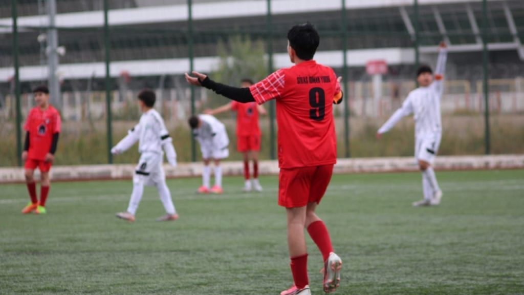 Sivas Gücü Belediyespor ve İdmanyurdu Spor 0-0 Berabere Kaldı