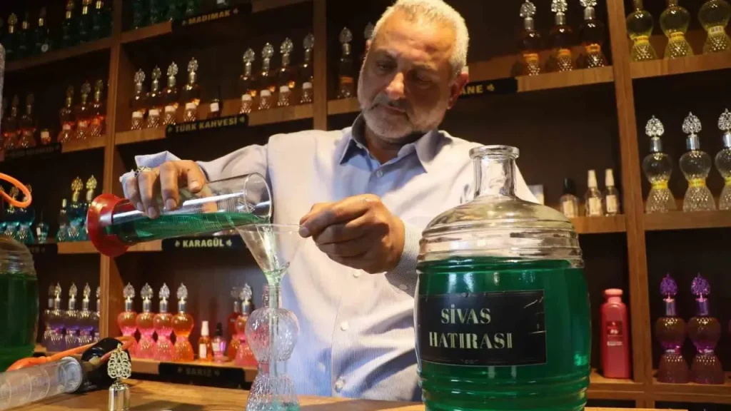 Sivas kokulu kolonyanın arka planı ve kökeni