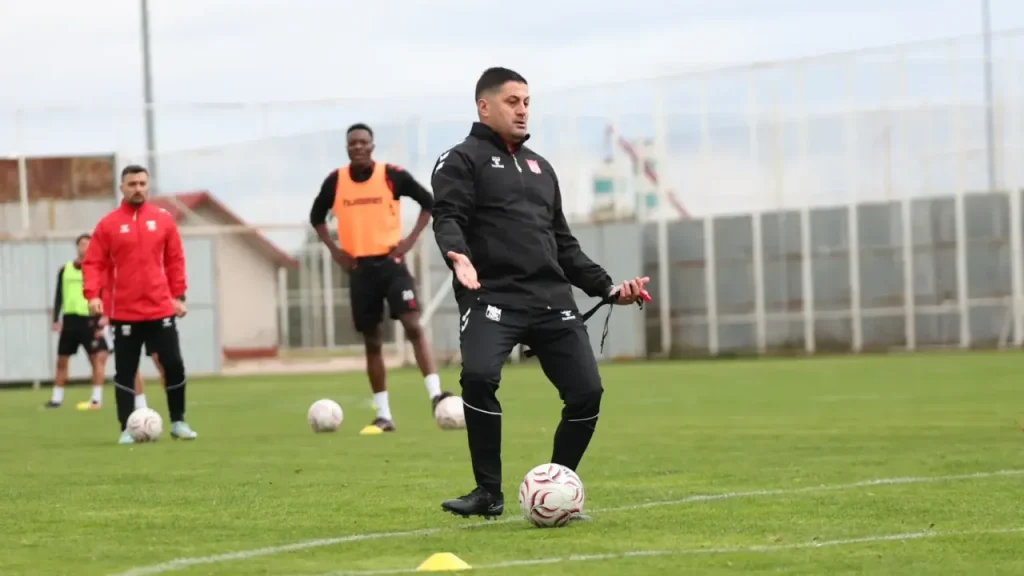 Sivasspor, Çağdaş Çavuş ile sezona devam dedi