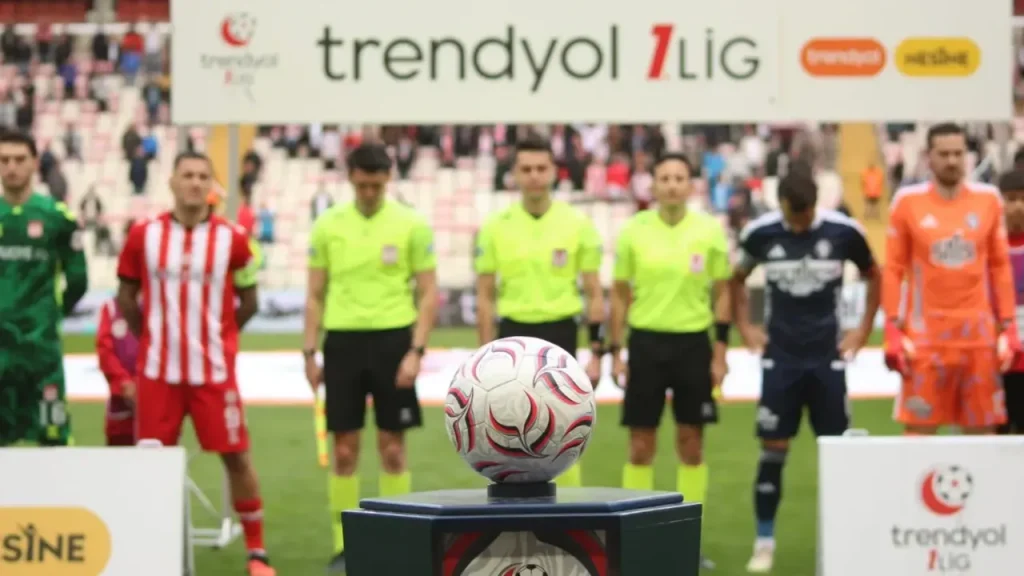 Sivasspor-Ümraniyespor maçında ilk 11 açıklandı