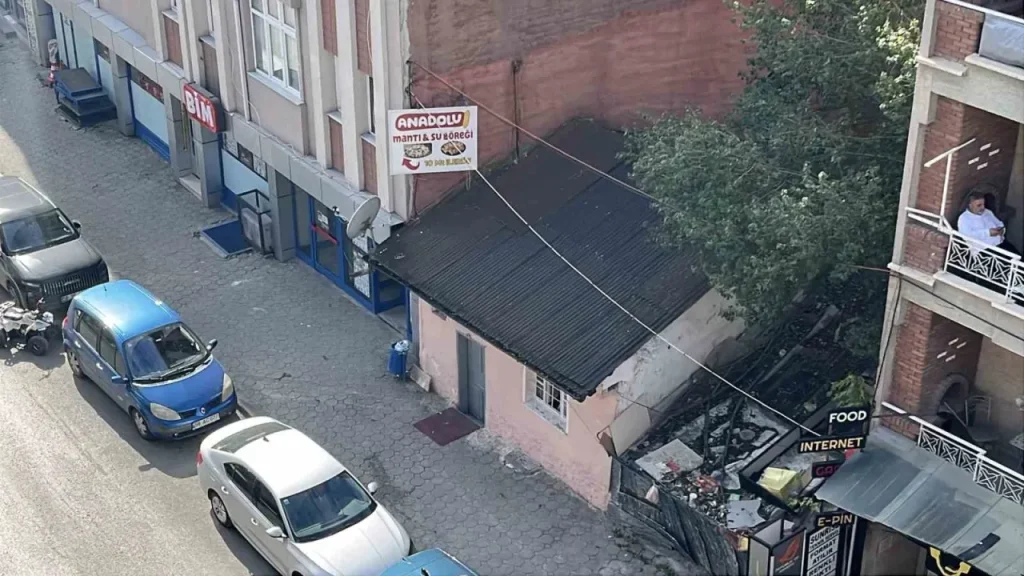Sivas’ta 60 Yıllık Müstakil Eve Sadık Kadın Evini Yaşatma Nedeniyle Vazgeçmiyor