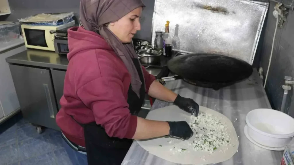 Sivas’ta Dul Anne, 4 Çocukla Hayata Tutunmaya Çalışıyor