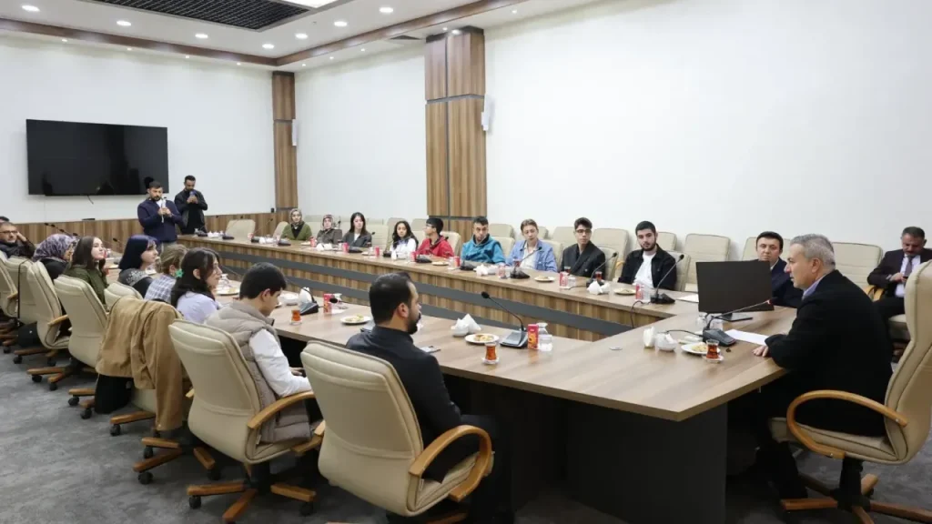 Sivas’ta Güzel Sanatlar Kursunda Başarıya Büyük İlgi