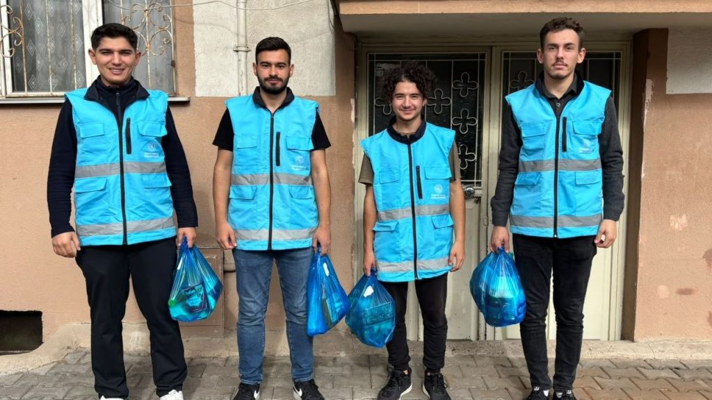 Sivas’ta Yoksullukla Mücadele Günü kapsamında destek çalışması
