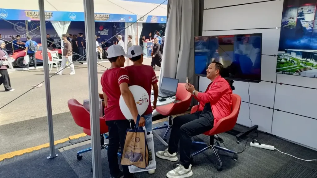 TEKNOFEST Güneydoğu’da SBTÜ Standı Ziyaretçi Akınına Uğradı