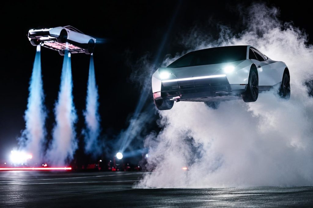 Tesla Roadster Tanıtımıyla Yatırımcı Baskısı Artıyor
