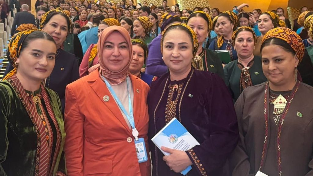 Türkmenistan’da Kadınların Barış ve Kalkınmadaki Rolü Görüldü