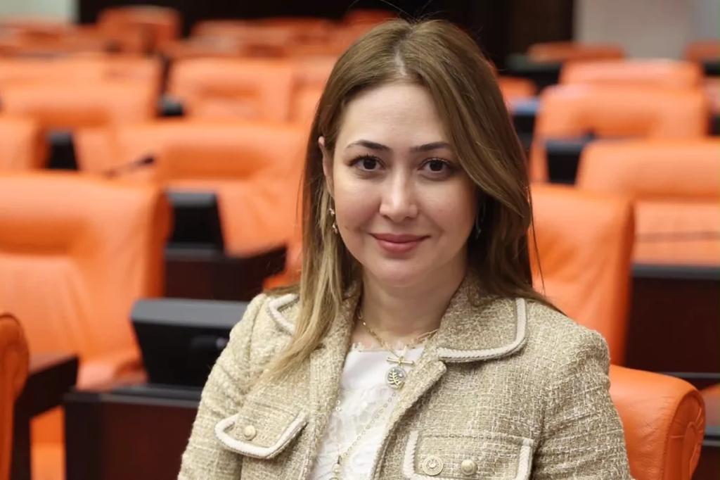 Zuhal Karakoç Taburcu: Omurga Kırığıyla Geçen Tedavi Süreci